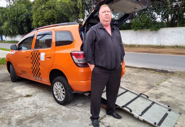 taxiespecial.com.br-motorista-cesar